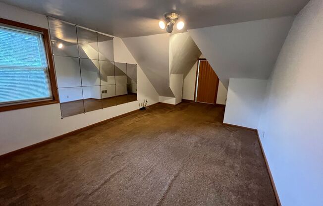 1 bed, 1 bath, $890, Unit Second Floor