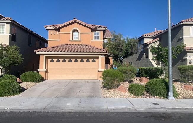 Upgraded 3 bedroom home with loft and den. Over 2000 sq/ft 215/Russell 2150/Mo