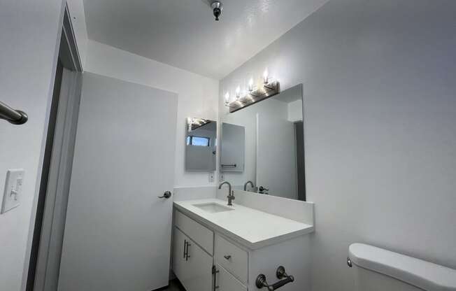 this is a photo of the bathroom of the 882 square foot 2 bedroom apartment at the