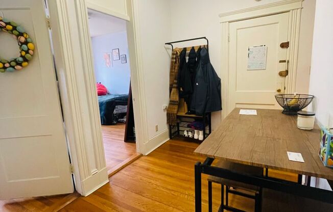 3 beds, 1 bath, 784 sqft, $3,900, Unit 14P-11