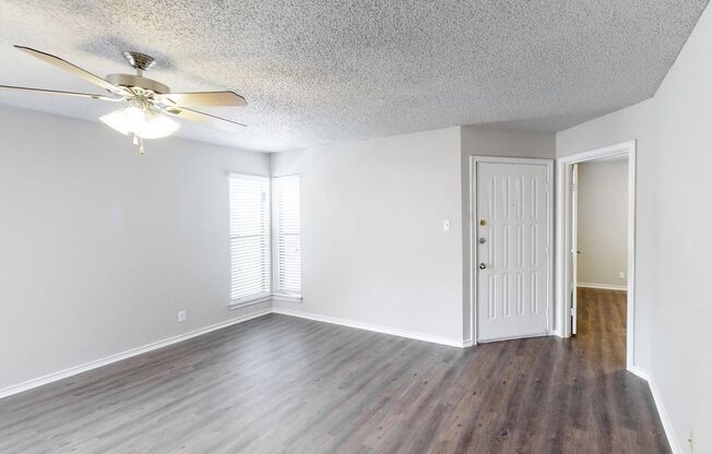 1 bed, 1 bath, 825 sqft, $834