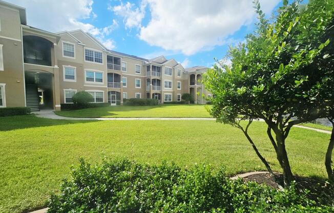 3 beds, 2 baths, 1,206 sqft, $1,600