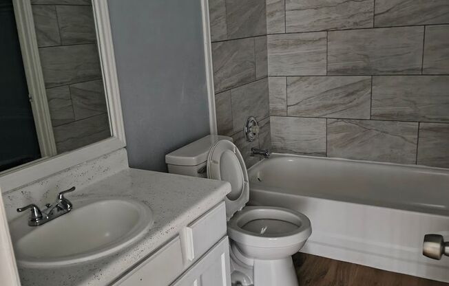 1 bed, 1 bath, 470 sqft, $749, Unit 304