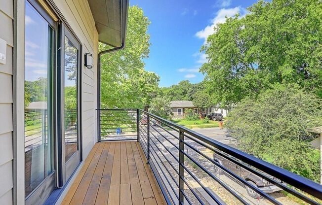 602 W North Loop Blvd