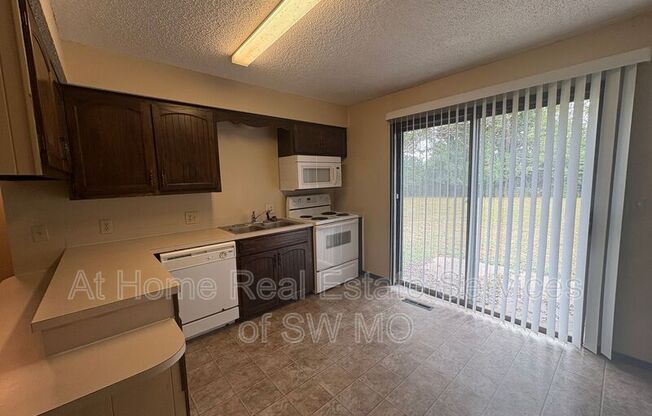 2250 W PKWY CIR
