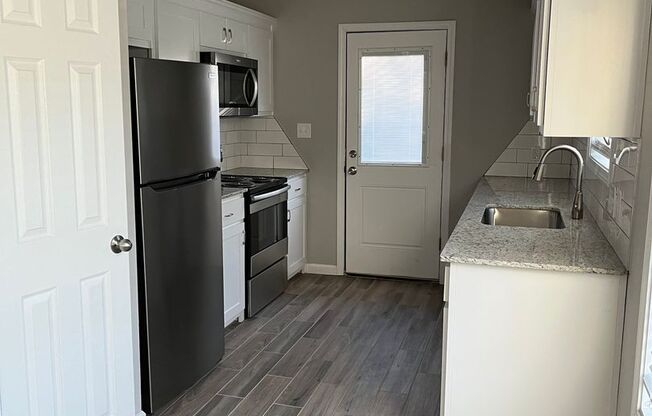 NEW CONSTRUCTION 3 bed 2 bath duplex
