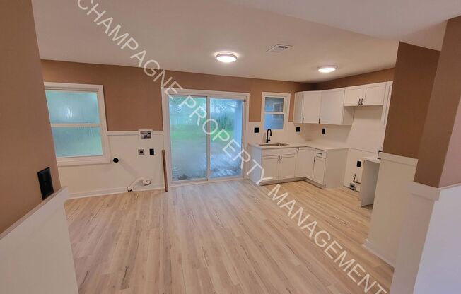 Large home in Ruskin!