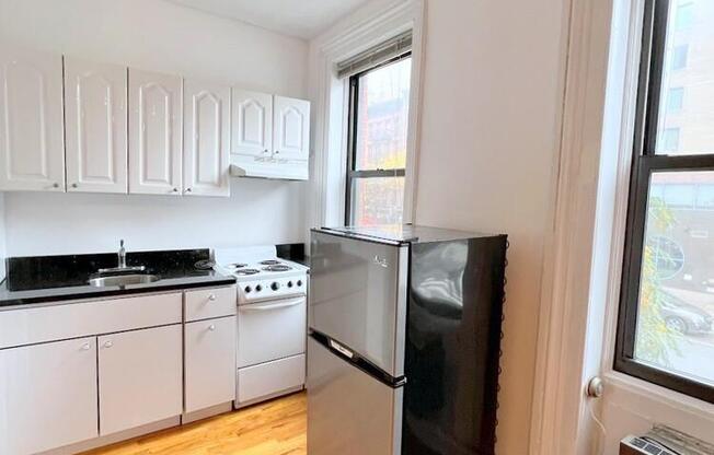 650 10 AVE