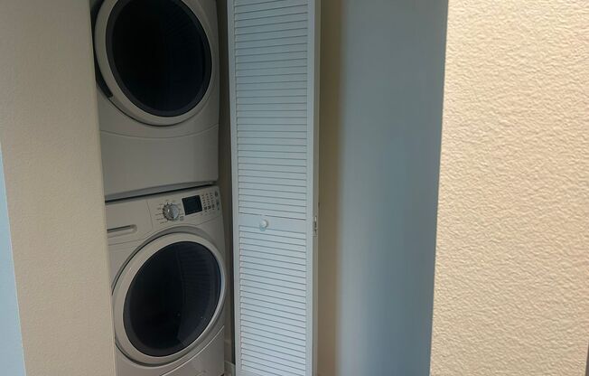 2 beds, 2 baths, 890 sqft, $2,595, Unit 222