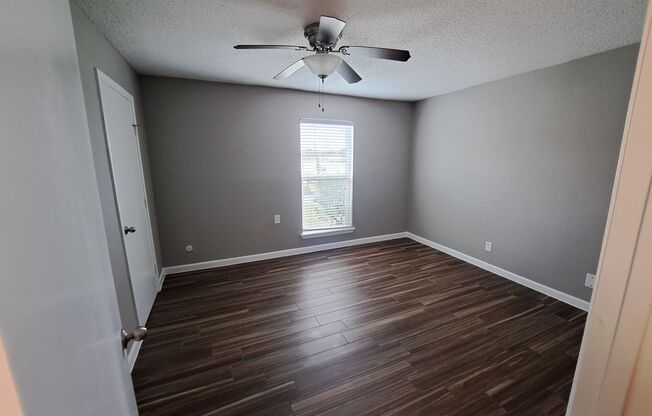 1 bed, 1 bath, 670 sqft, $976, Unit 2633