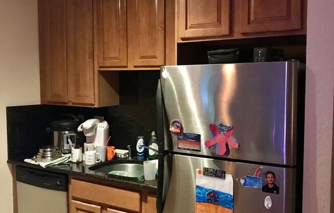 CENTRALLY LOCATED RENOVATED 1 BED 1 BATH CONDO WITH PARKING