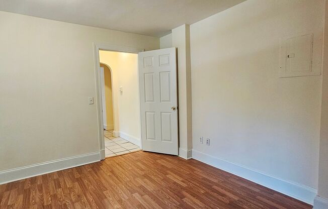 3 beds, 2 baths, 1,100 sqft, $1,915, Unit 105