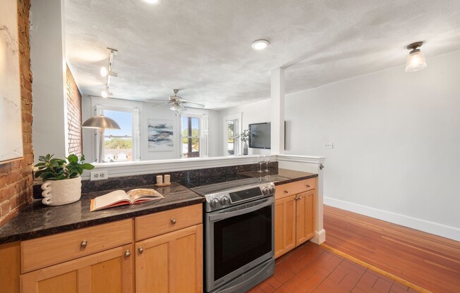 2 beds, 1 bath, 980 sqft, $3,000, Unit 4A