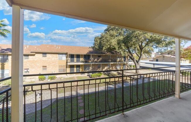 2 Bed 1 Bath located off Vance Jackson