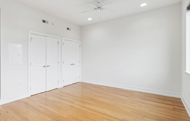 Studio, 1 bath, 400 sqft, $1,000, Unit Unit 103