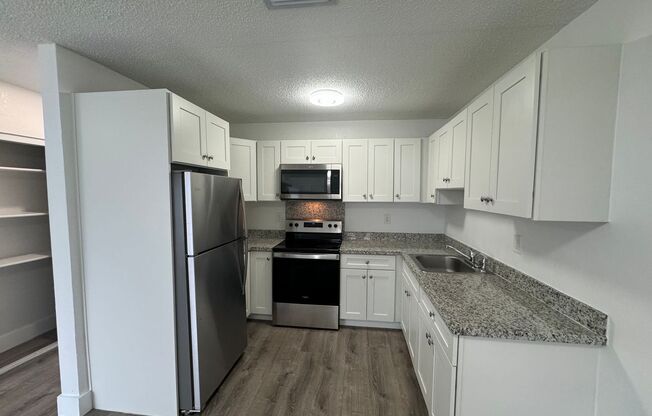 2 beds, 1 bath, 850 sqft, $1,995, Unit 6036-8