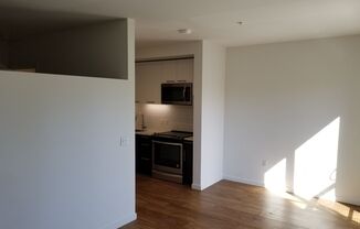 1 bed, 1 bath, 636 sqft, $1,692, Unit 210