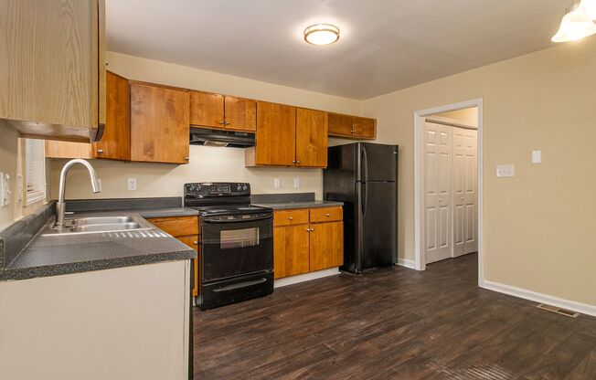 2 beds, 2.5 baths, $1,395, Unit 2684 Chupp Rd