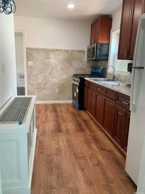 3 beds, 2 baths, $3,000, Unit 2ND FL