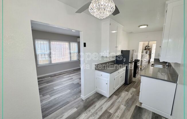 3039 S BRONSON