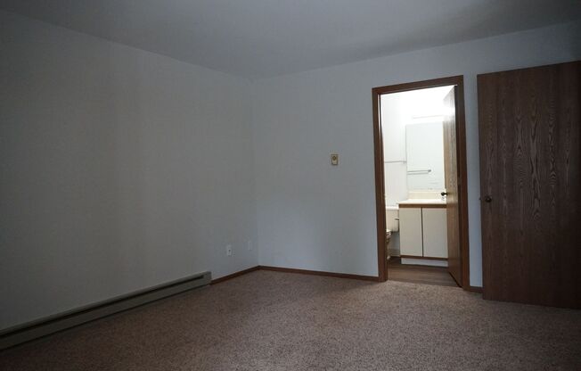 2 beds, 1.5 baths, 950 sqft, $1,434, Unit 5811-2A