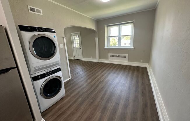 2 beds, 1 bath, 1,035 sqft, $1,595, Unit Unit 17-B