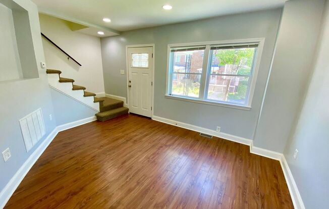 Charming 2bed/2ba Dundalk Townhome!
