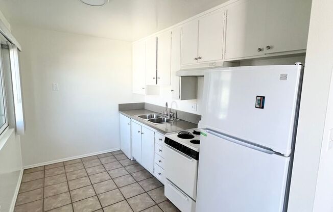 2 beds, 1.5 baths, 900 sqft, $2,550, Unit 34