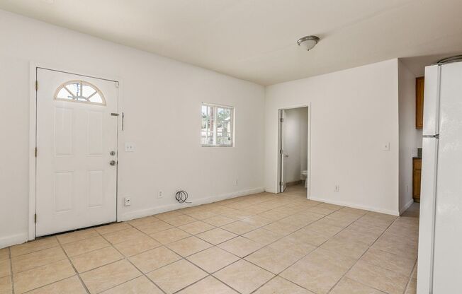 Superior St  3838 (Linh)