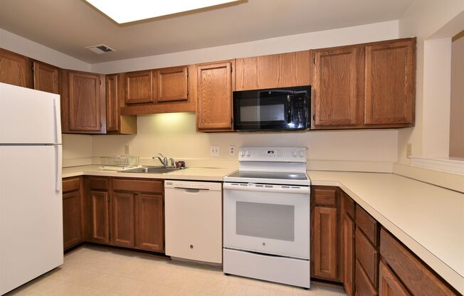 Big and Beautiful 2 Bedroom, 2 Full Bathroom, North Bethesda Condo!