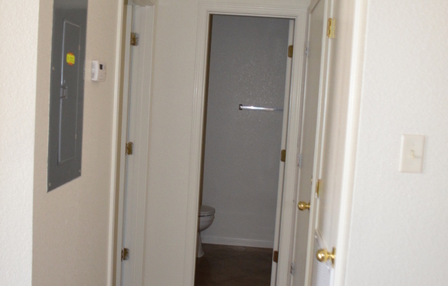 1 bed, 1 bath, 700 sqft, $725, Unit 108 - STILL OCCUPIED BY RESIDENT