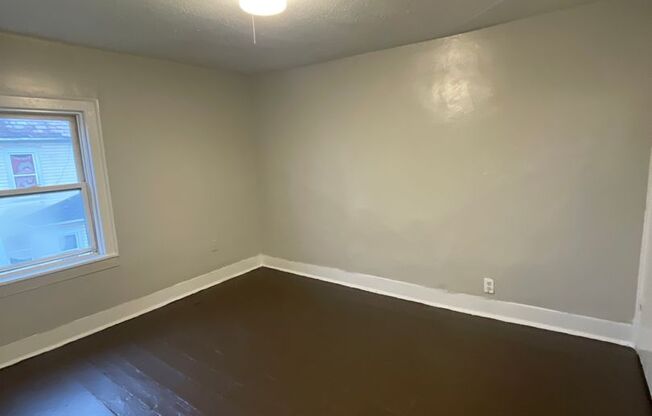 2 beds, 1 bath, $825, Unit 272