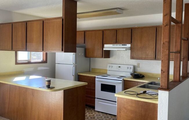 2030-2040 NW Friel Street