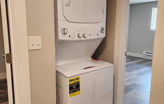 2 beds, 1.5 baths, 950 sqft, $1,995, Unit T10