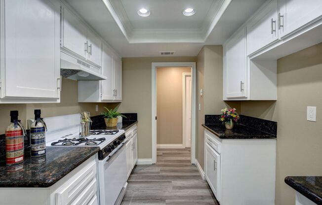 2 beds, 1 bath, $2,345, Unit 19