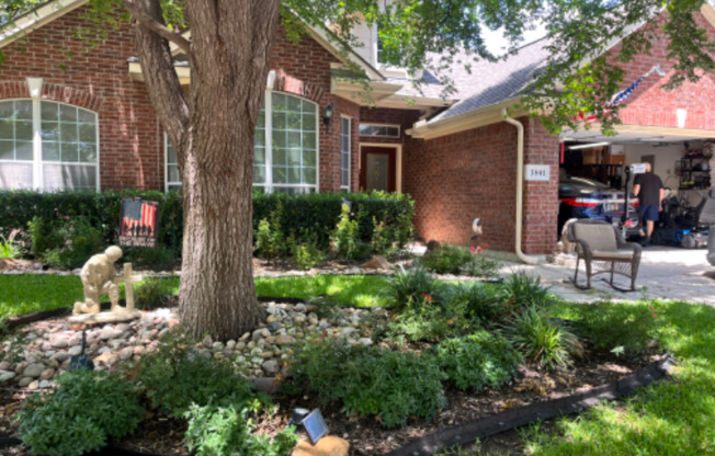3801 ROCHESTER DR