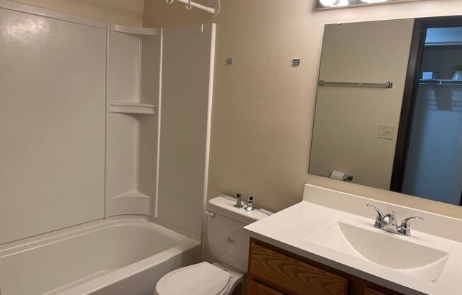 Studio, 1 bath, 525 sqft, $695, Unit 107