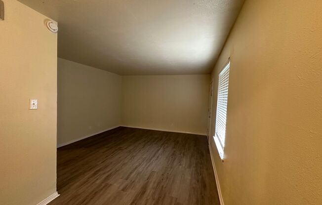 2 beds, 2 baths, 923 sqft, $1,099, Unit 205