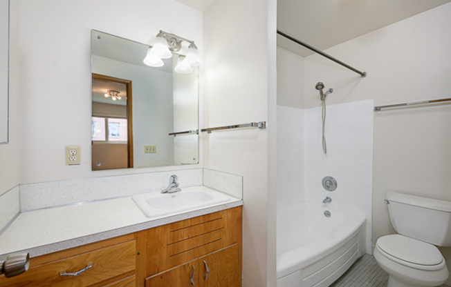 3 beds, 2 baths, 1,125 sqft, $2,995, Unit 510
