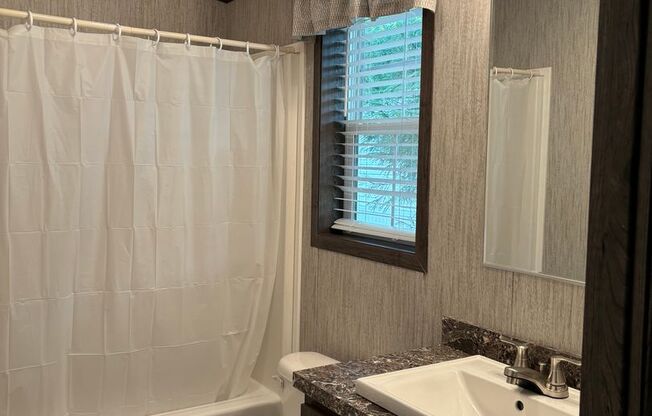 2 beds, 2 baths, 924 sqft, $1,225