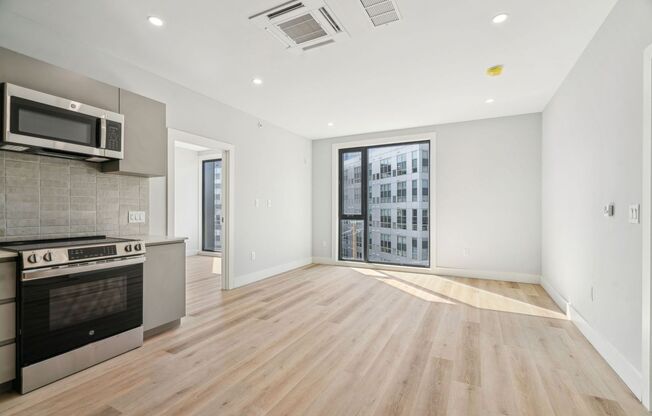 2 beds, 1 bath, $2,550, Unit 205