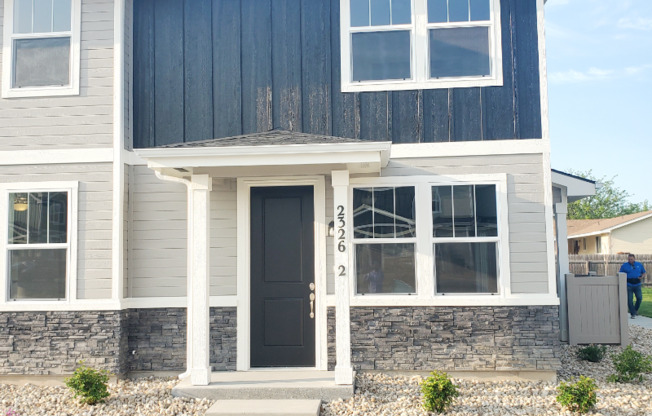 2326 E SPICE LOOP