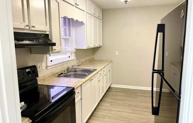 Welcome to this charming 4 bedroom, 2 bathroom home in Warner Robins, GA.