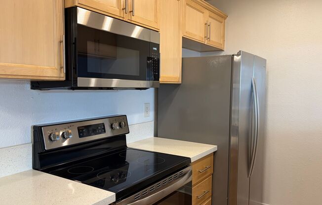 2 beds, 2 baths, 850 sqft, $3,025, Unit 821-13