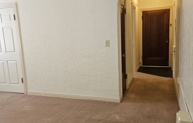 1 bed, 1 bath, $700, Unit 410