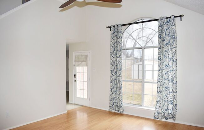Lovely 3-2-2 in Ft. Worth in Desirable Location!