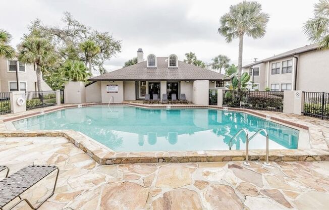 Beautiful Remodeled Winter Park 2/2 Condo for Rent in Front of Full Sail.