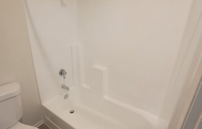 2 beds, 1 bath, $1,795, Unit 9