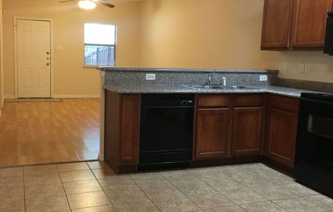 3 beds, 2 baths, 1,100 sqft, $1,495, Unit 8116