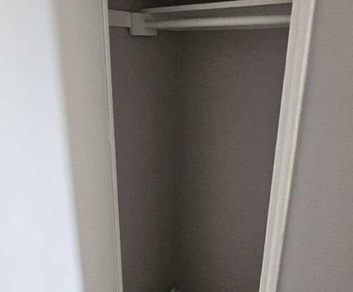 1 bed, 1 bath, 430 sqft, $1,400, Unit 909